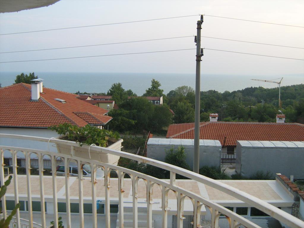 Eli Guest House Balchik Exterior photo
